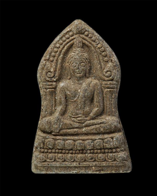 พระพุทธชินราชใบเสมา รุ่นปิดทอง สร้างปี 2547 พระเทพรัตนกวี เจ้าอาวาสรูปปัจจุบัน วัดพระศรีรัตนมหาธาตุวรมหาวิหาร จ.พิษณุโลก ได้นำแผ่น [..] | https://kamulet.in.th