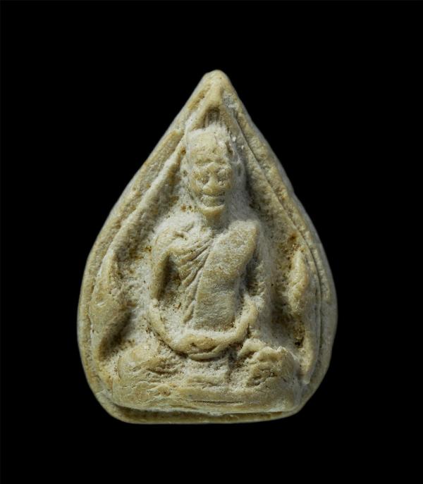 พระผงใบโพธิ์บัวข้าง เจ้าคุณนรฯ วัดเทพศิรินทร์  กรุงเทพฯ เนื้อผงพุทธคุณ ผงว่าน ผงน้ำมัน | https://kamulet.in.th