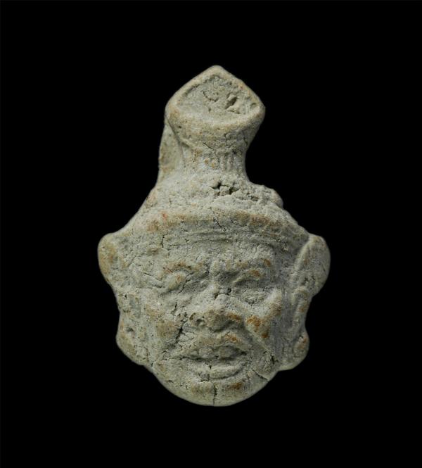 เศียรพ่อแก่ เนื้อผงเก่า มวลสารดี ไม่ทราบที่ | https://kamulet.in.th