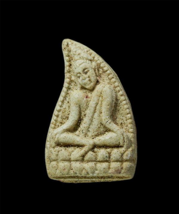 พระนางแขนอ่อน ยันต์ท๊อปฟี่ พิมพ์เล็ก หลวงพ่อปี่ วัดโคกท่าเจริญ อ.พานทอง จ.ชลบุรี เนื้อผงพุทธคุณ ผงว่าน พระองค์เล็ก | https://kamulet.in.th