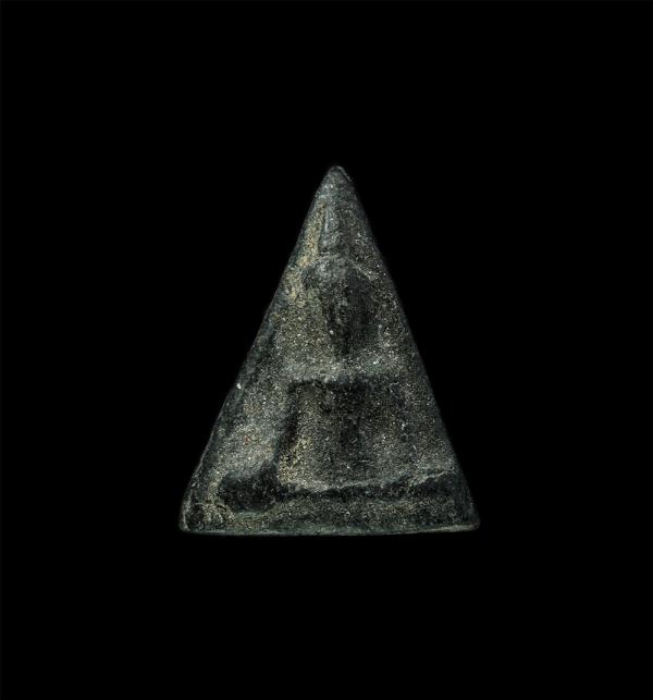 พระนางพญา เนื้อผงใบลาน หลังอุ ไม่ทราบที่ครับ | https://kamulet.in.th