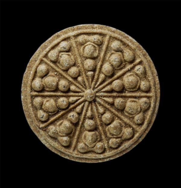 พระงบน้ำอ้อย พระเจ้า 10 พระองค์ หลวงปู่โทน กันตสีโล วัดเขาน้อยคีรีวัน อ.บ้านบึง จ.ชลบุรี ปี2551 เนื้อผงพุทธคุณ ผงว่าน(องค์ที่4) | https://kamulet.in.th