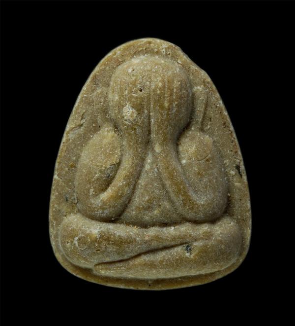 พระปิดตา หลังหลวงพ่อเขียน วัดกระทิง จ.จันทบุรี เนื้อผงพุทธคุณ ผงว่าน ผงน้ำมัน | https://kamulet.in.th