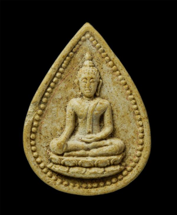 พระผงพระประธานหลังยันต์พุฒซ้อน ลาภ ผล พูน ทวี หลวงพ่อช่อ วัดบ้านกล้วย จ.เพชรบุรี เนื้อผงพุทธคุณ ผงว่าน | https://kamulet.in.th