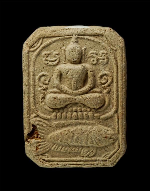 พระผงทรงปลา หลวงปู่สังข์(พระครูอุดมสมาจาร) วัดน้ำเต้า จ.อยุธยา เนื้อดิน ผงพุทธคุณ ผงว่าน พระเก่าสวย มวลสารดี สร้างน้อยหายาก น่าเก็ [..] | https://kamulet.in.th