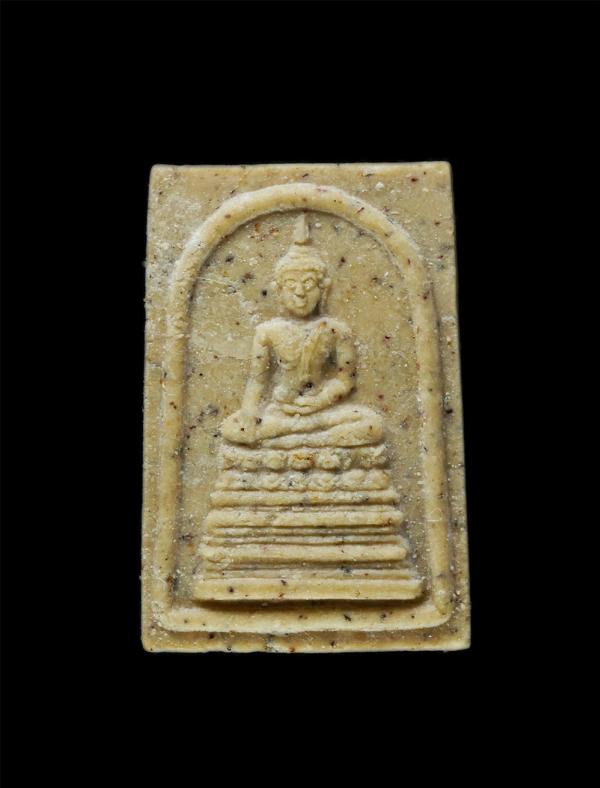 พระสมเด็จหลวงพ่อโต พิมพ์คะแนน หลวงพ่อพุฒ ธมมิโก-แย้มสบาย (พระครูวุฒิธรรมสุนทร) วัดบางพลีใหญ่ใน( วัดพลับพลาชัยชนะสงคราม ) อ.บางพลี  [..] | https://kamulet.in.th