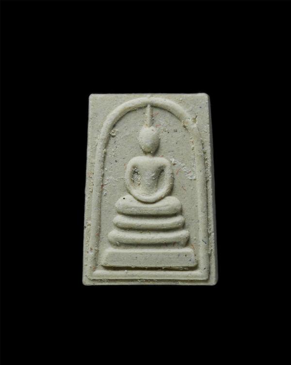 พระสมเด็จ อนุสรณ์ 142 ปี สมเด็จพุฒาจารย์ โต พรหมรังสี วัดระฆังโฆสิตาราม กรุงเทพฯ รุ่นชินบัญชรมหาจักรพรรดิ ปี2557 เนื้อผงพุทธคุณ ผง [..] | https://kamulet.in.th