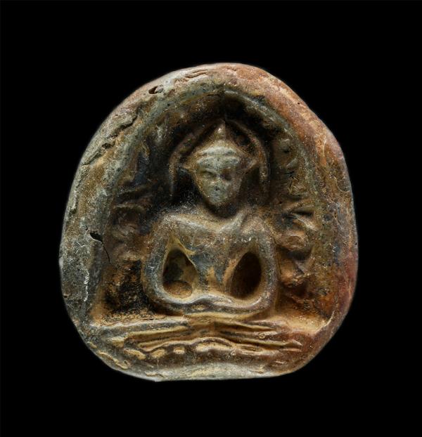 พระกำแพงซุ้มกอ พิมพ์หลังก้นหอย กรุวัดพิกุล จ.กำแพงเพชร | https://kamulet.in.th