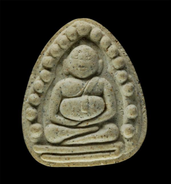 พระสังกัจจายน์ข้างเม็ด พระผงพิมพ์นิยมหลวงปู่ภู วัดอินทรวิหารบางขุนพรหม จ.กรุงเทพฯ ปี2535 เนื้อผงพุทธคุณ ผงว่าน ผงเก่าหลวงปู่ภู พระ [..] | https://kamulet.in.th