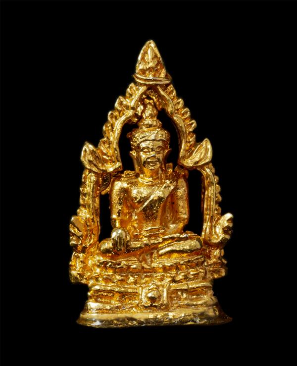 พระรูปหล่อ หลวงพ่อเพชร วัดท่าหลวง จ.พิจิตร รุ่นสร้างศาลา เฉลิมพระเกียรติ ร.๙ 72 พรรษา พ.ศ.2542 วัดบ้านบ่งโพธิ์งาม อ.เมือง จ.พิจิตร [..] | https://kamulet.in.th