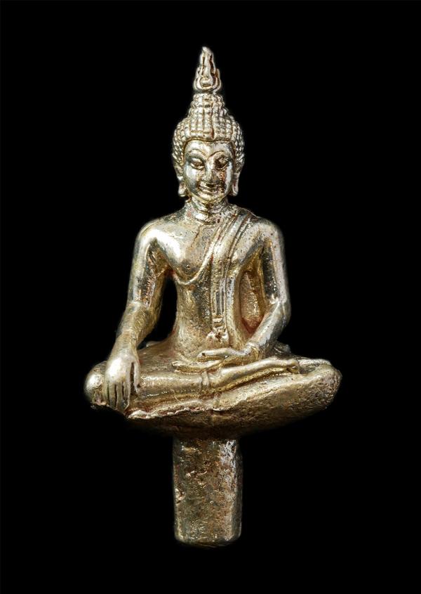 พระยอดธง หลวงพ่อคูณ ปริสุทโธ วัดบ้านไร่ ต.กุดพมาน อ.ด่านขุนทด จ.นครราชสีมา ปี2538 เนื้อเงิน พระเก่าสวย มวลสารดี พิธีใหญ่ น่าเก็บสะ [..] | https://kamulet.in.th