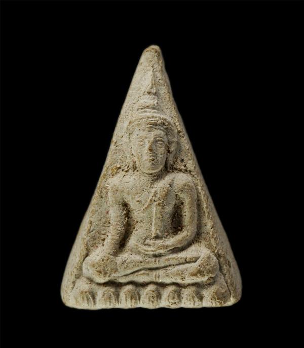 พระสมเด็จนางพญา เนื้อว่านมหาเสนห์ วัดเก่าเขาฉกรรจ์ อ.เขาฉกรรจ์ จ.สระแก้ว ปี2525 เนื้อผงพุทธคุณ ผงวาน พระเก่าสวย มวลสารดี น่าเก็บสะ [..] | https://kamulet.in.th