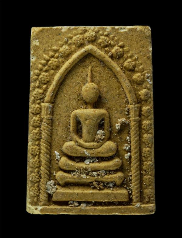 พระสมเด็จหลังรูปเหมือนหลวงพ่อวิโรจน์ (พระครูไพโรจน์วิริยคุณ) วัดท่าชุมนุม อ.สามโก้ จ.อ่างทอง เนื้อผงพุทธคุณ ผงว่าน ผงน้ำมัน#2 | https://kamulet.in.th