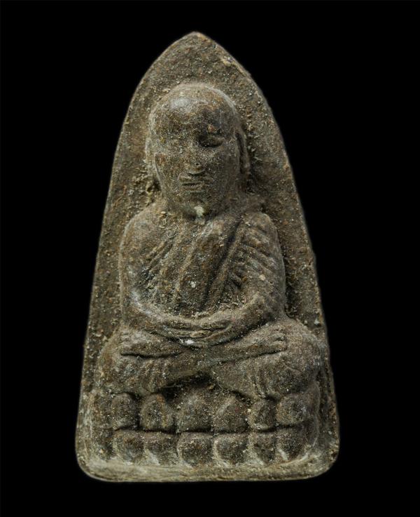 หลวงพ่อทวด วัดช้างให้ เนื้อว่าน พ่อท่านล่อง(พระครูสุขุมธรรมพินิจ) ร้อยปี วัดสุขุม ต.คลองกระบือ อ.ปากพนัง จ.นครศรีธรรมราช ปี2553  | https://kamulet.in.th