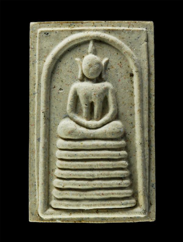 พระสมเด็จเกศไชโยเจ็ดชั้น อกร่อง พิธีเสาร์ 5 ปี2539 พิธีมหามังคลาภิเษก ณ พระอุโบสถ วัดไชโยวรวิหาร(วัดเกศไชโย) จ.อ่างทอง เนื้อผงพุทธ [..] | https://kamulet.in.th