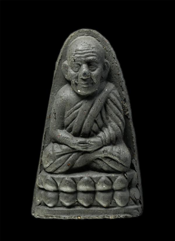 หลวงปู่ทวด วัดช้างให้ อ.โคกโพธิ์ จ.ปัตตานี ปี2542 รุ่นปลดหนี้ พระเนื้อว่าน พิมพ์ใหญ่ เสาร์ 5 หลังหนังสือ พระเก่าสวย มวลสารดี พิธีใ [..] | https://kamulet.in.th