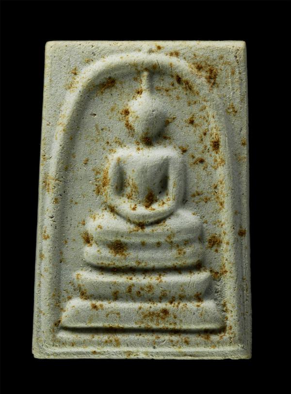 พระสมเด็จบางขุนพรหม ผสมผงเก่า ฝังเม็ดมวลสาร รุ่นสร้างโบสถ์ วัดใหม่โพธิงาม อ.พรมพิราม จ.พิษณุโลก ปี2542 สร้างโดย หลวงตาบำรุง แห่งวั [..] | https://kamulet.in.th