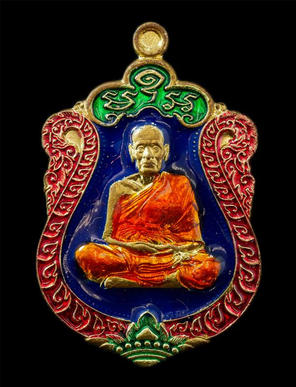 เหรียญเสมาชนะมาร หลังหนุมานเชิญธง หลวงพ่อพัฒน์ ปุญญกาโม วัดห้วยด้วน จ.นครสวรรค์ ปี2563 เนื้อทองทิพย์ลงยา ตอกโค๊ต หมายเลข ๒๖๑ | https://kamulet.in.th