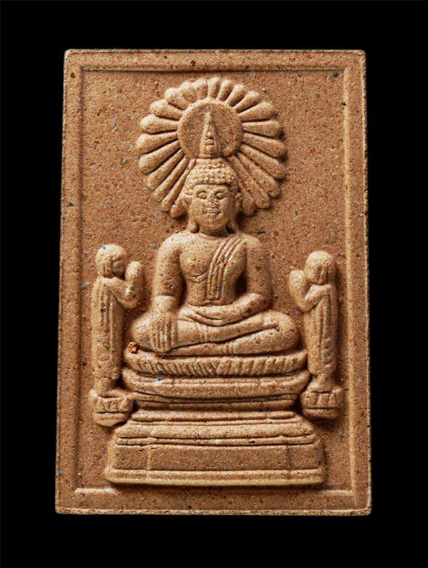 หลวงพ่อพระใส เนื้อกระเบื้องหลังคาโบสถ์ รุ่นแรก วัดโพธิ์ชัย หนองคาย ปี 2541 พระเก่าสวย มวลสารดี พิธีใหญ่ พุทธคุณเด่นในเรื่อง ปกป้อง [..] | https://kamulet.in.th