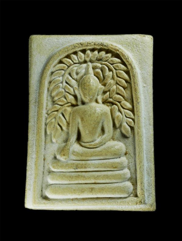 พระสมเด็จปรกโพธิ์ หลวงพ่อใช้ ธรรมโชติ วัดโบสถ์บ้านแพรก อ.บ้านแพรก จ.อยุธยา เนื้อผงพุทธคุณ ผงว่าน พระเก่าสวย  | https://kamulet.in.th