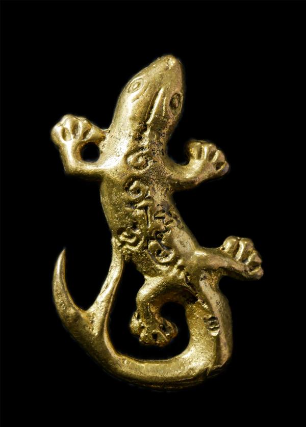 จิ้งจกสองหาง หลวงพ่อนิยม วาจาสิทธิ์  วัดป่าหลักร้อย อ.โนนไทย จ.นครราชสีมา เนื้อทองเหลือง | https://kamulet.in.th