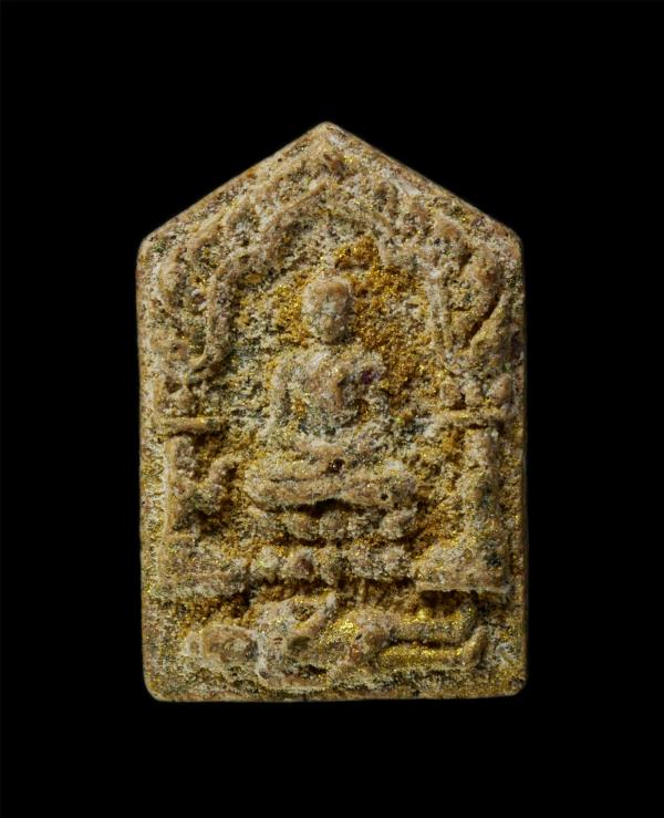 พระขุนแผนผงพรายกุมาร หลวงปู่ทิม อิสริโก วัดละหารไร่ จ.ระยอง รุ่นสร้างเจดีย์ภาวนาภิรัต ปี2558 พิมพ์เล็ก เนื้อผงพุทธคุณ ผงง่าน ฝังตะ [..] | https://kamulet.in.th