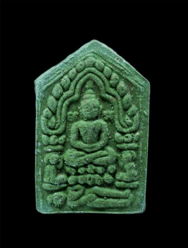 พระขุนแผนผงพรายกุมาร รุ่นยอดฉัตร ปี2553 เนื้อสีเขียว หลวงปู่ทิม วัดละหารไร่ อ.บ้านค่าย จ.ระยอง พิมพ์เล็ก เนื้อผงพุทธคุณ ผงว่าน ผงเ [..] | https://kamulet.in.th