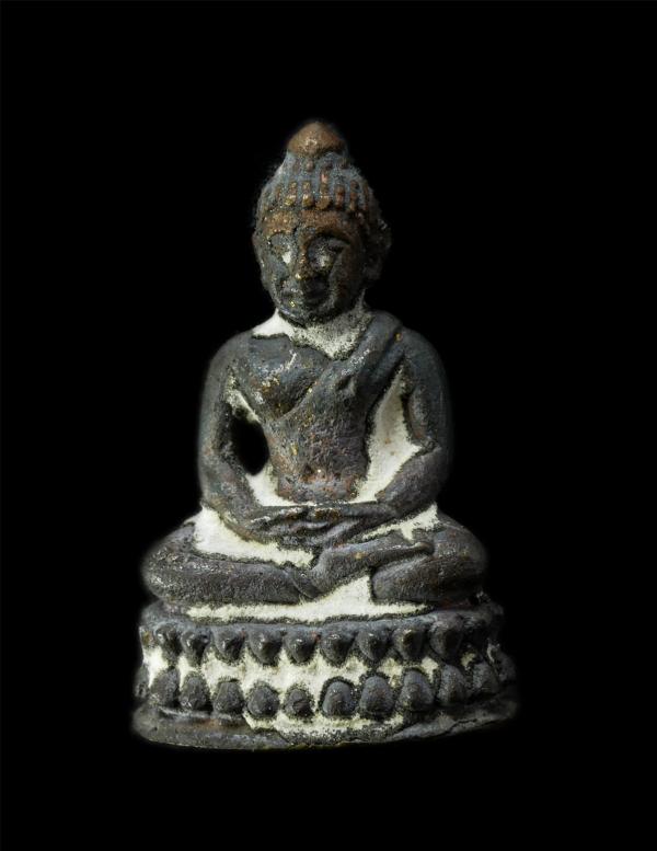 พระชัยวัฒน์ รุ่นแรก หลวงปู่ทวน ปุสฺสวโร วัดจันทคุณาราม(โป่งยาง) อ.แก่งหางแมว จ.จันทบุรี อายุ108 ปี พ.ศ.2559 หล่อโบาราณ เนื้อทองทิพ [..] | https://kamulet.in.th