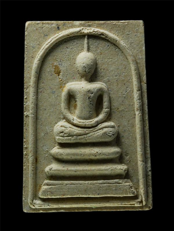 พระสมเด็จ พระครูวินัยธรประทีป วัดระฆังโฆสิตาราม รุ่นสร้างโบสถ์ วัดท่าราบ ต.บางแพ อ.บางแพ จ.ราชบุรี พ.ศ.2536 หลังตราปั๊ม ระฆัง เนื้ [..] | https://kamulet.in.th