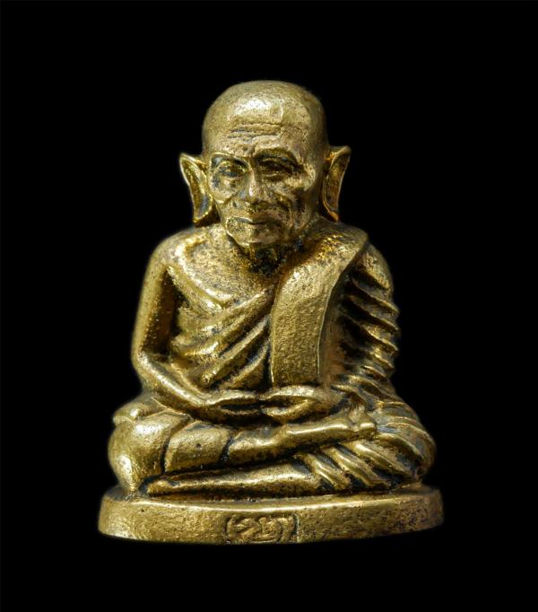 รูปหล่อหลวงพ่อเงิน วัดบางคลาน รุ่นร้างกุฏิสงฆ์ หลวงพ่อแสวง ธมฺมวโร วัดโพธิ์แดน บ้านโพธิ์แดน ต.บางไผ่ อ.บางมูลนาก จ.พิจิตร ปี2535 เ [..] | https://kamulet.in.th