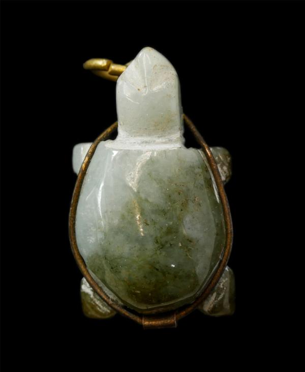 พญาเต่าเรือน หยกแกะ รุ่นแรก วัดจีนประชาสโมสร จ.ฉะเชิงเทรา ปี2519 หลวงปู่โต๊ะ วัดประดู่ฉิมพลี ปลุกเสก พุทธคณเยี่ยม เด่นด้านเมตตามหา [..] | https://kamulet.in.th