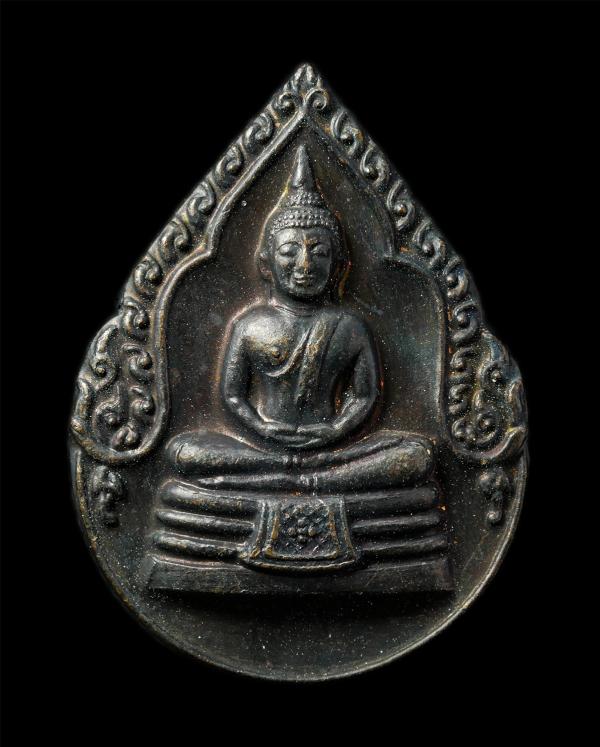 เหรียญหลวงพ่อโสธร วัดโสธรวรารามวรวิหาร จ.ฉะเชิงเทรา รุ่นฉลองกรุง 200 ปี พ.ศ.2525 เหรียญเนื้อทองแดงรมดำ พระเก่าสวย มวลสารดี พิธีใหญ [..] | https://kamulet.in.th