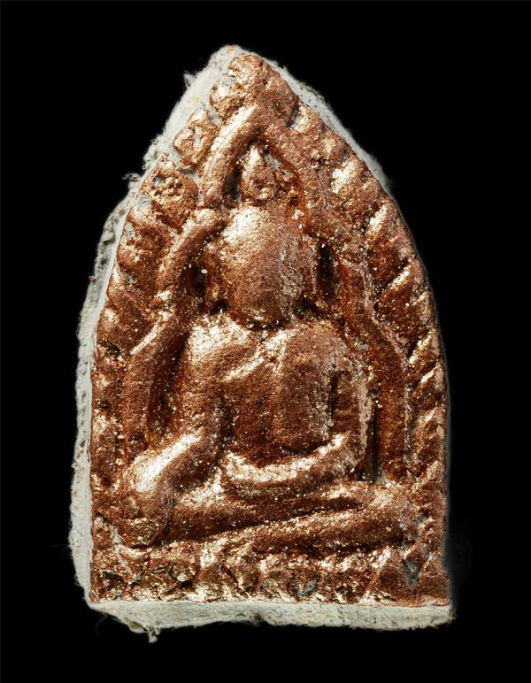 พระขุนแผนพรายทองคำ พระครูน้อย ญาณทิพย์ วัดหนองไผ่พัฒนา อ.สี่คิ้ว จ.นครราชสีมา พิมพ์เจ้าสัวจักรพรรดิหลังปั้มยันต์นารายณ์ เนื้อผงพุท [..] | https://kamulet.in.th