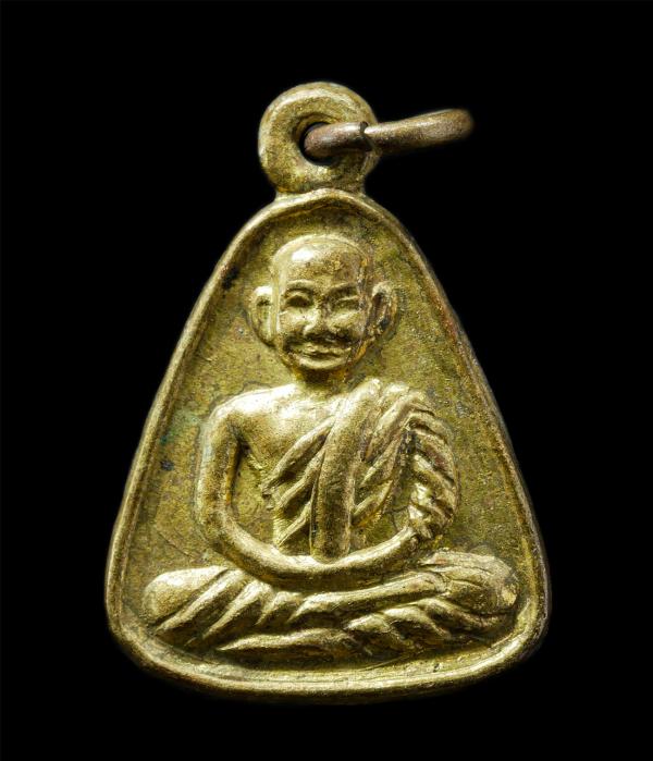 เหรียญจอบเล็ก หลวงพ่อเงิน วัดบางคลาน จ.พิจิตร รุ่นเททองหล่อพระประธาน หลวงพ่อเปรื่อง ฐิตปุญฺโญ สร้างปี2537 เนื้อทองเหลือง พระเก่าสว [..] | https://kamulet.in.th