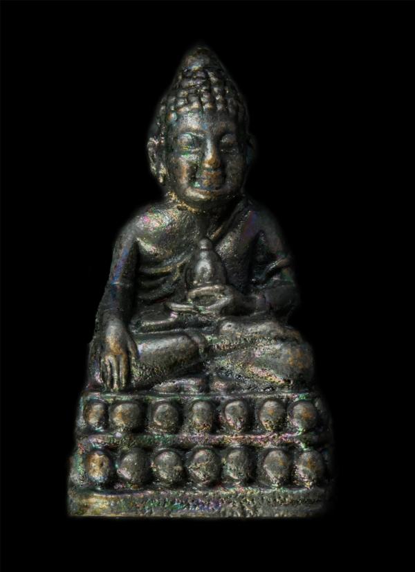 พระกริ่งชัยวัฒน์เมตตามหาลาภ รุ่น1 วัดเขาโพธิ์ อ.บ้านค่าย จ.ระยอง ปี2536 รุ่น มหามงคลนาม 9 ปรมาจารย์ เนื้อนวะโลหะ ตอกโค๊ต หลวงพ่อคุ [..] | https://kamulet.in.th