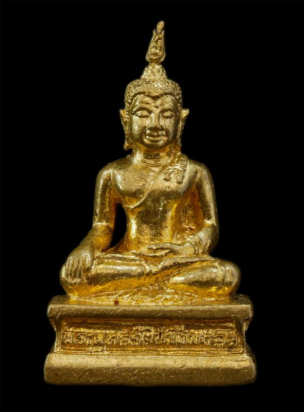 พระพุทธรัตนมิ่งมงคล วัดใหญ่สีคิ้ว ต.สีคิ้ว อ.สีคิ้ว จ. นครราชสีมา ใต้ฐานอุดผงพุทธคุณ ผงว่าน พระเกจิอาจารย์โคราช ร่วมปลุกเสก พระเนื [..] | https://kamulet.in.th