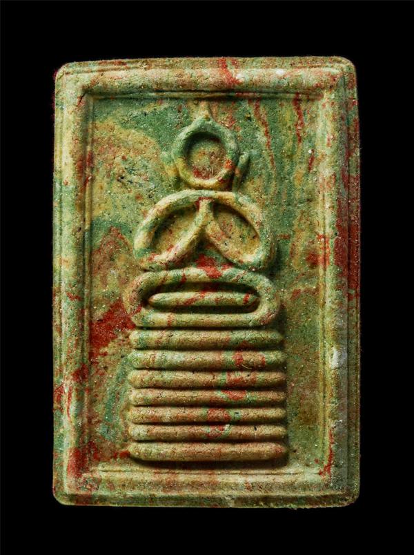 พระสมเด็จสายรุ้ง หลวงปู่สวาท ถาวโร(พระครูธรรรมกิตติคุณ) วัดอ่าวหมู จ.จันทบุรี อายุวัฒนมงคล 6 รอบ 72 ปี พ.ศ.2554 ท่านได้ศึกษาวิปัสส [..] | https://kamulet.in.th