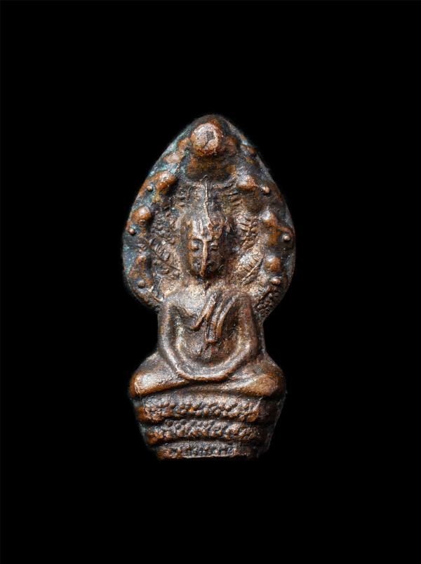 พระปรกใบมะขาม พระอาจารย์ต่อ ปภสฺสโร(พระครูประภาสสิริวัฒน์) วัดปากแพรก อ.ปลวกแดง จ.ระยอง ปี2548 เนื้อทองแดง พระเก่าสวย น่าเก็บสะสมบ [..] | https://kamulet.in.th