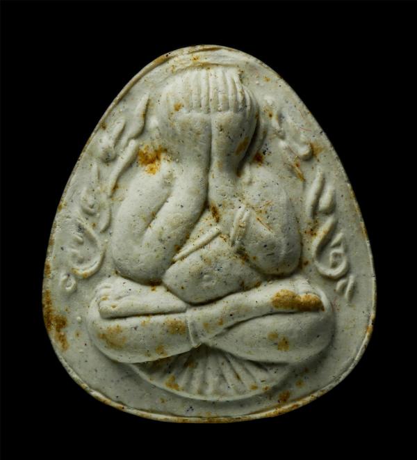 พระปิดตาเสาร์ 5 มหาอุตม์ สมเด็จพระญาณสังวร ทรงอธิฐานจิตลงในผงเกษร-อัญมณี ทรงอธิฐานจิตแผ่พระบารมีปลุกเสก ทรงประทาน ผงจิตรลดา เป็นกร [..] | https://kamulet.in.th