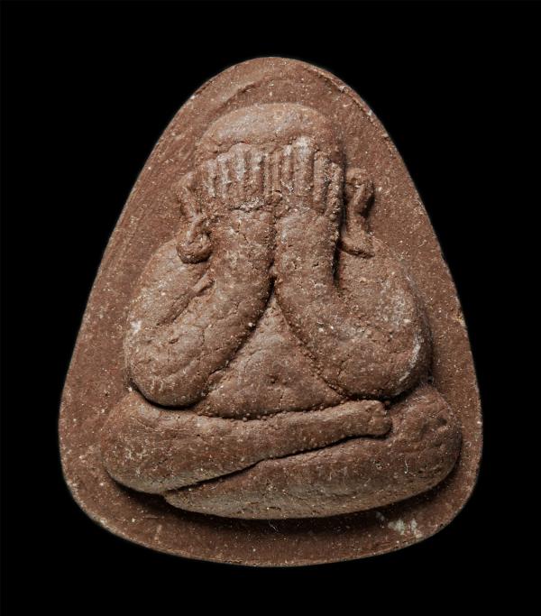 พระปิดตาปลดหนี้ ยันต์เหนือดวง รุ่นแรก หลวงปู่มหาศิลา สิริจันโท อายุวัฒนมงคล 75 ปี2563 วัดโพธิ์ศรีสะอาด จ.กาฬสินธุ์ พิธีปลุกเสกในพร [..] | https://kamulet.in.th