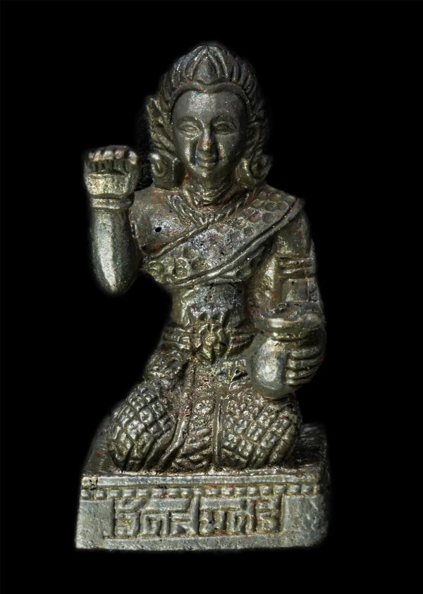 แม่นางกวัก โภคทรัพย์ รวยชาตินี้ พระอาจารย์นาวา สุนทโร วัดสมศรี อ.เมือง จ.ชัยภูมิ ปี2555 เนื้อโลหะผสม พระเก่าสวย มวลสารดี น่าเก็บสะ [..] | https://kamulet.in.th