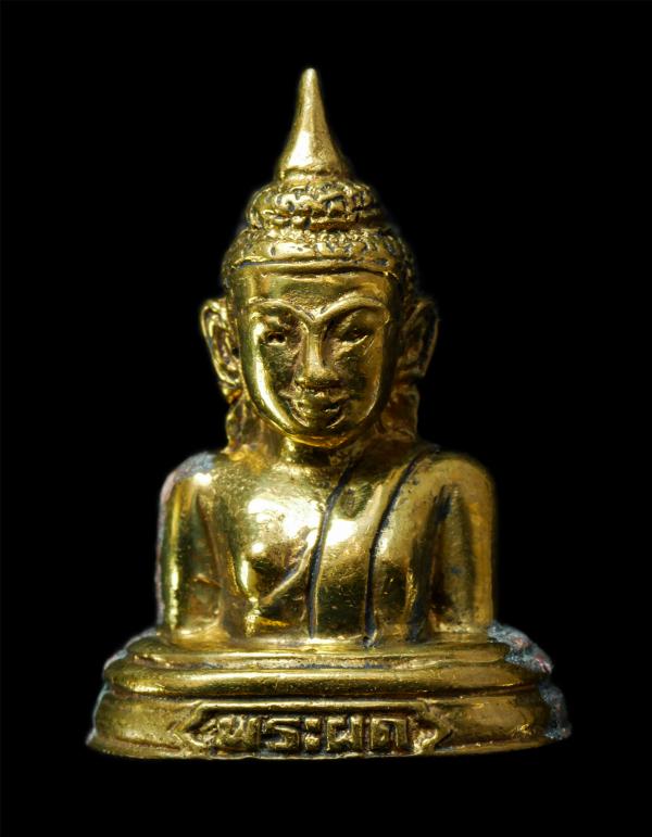 รูปหล่อหลวงพ่อทอง(พระผุด) วัดพระทอง อ.ถลาง จ.ภูเก็ต เนื้อทองผสม พระเก่าสวย มวลสารดี น่าเก็บสะามบูชา | https://kamulet.in.th