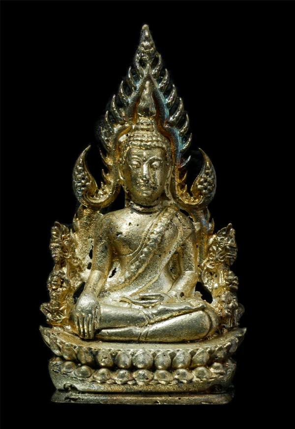 รูปหล่อพระพุทธชินราช พิมพ์แต่งฉลุลอยองค์ วัดพระศรีรัตนมหาธาตุ จ.พิษณุโลก ปี2555 กะไหล่เงิน  พระสวย พิธีใหญ่ พร้อมกล่องเดิมๆ#1 | https://kamulet.in.th