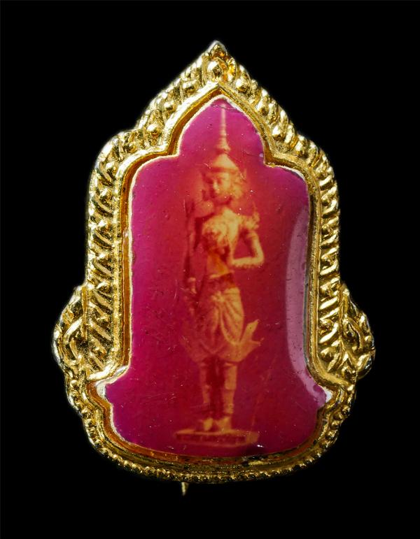 เหรียญพระสยามเทวาธิราช หลังตราสัญลักษณ์ สมโภชกรุงรัตนโกสินทร์ 200 ปี พ.ศ.2525 พิธีปลุกเสกยิ่งใหญ่ เนื้อกะไหล่ทองสวยงาม พระเก่าสวยส [..] | https://kamulet.in.th